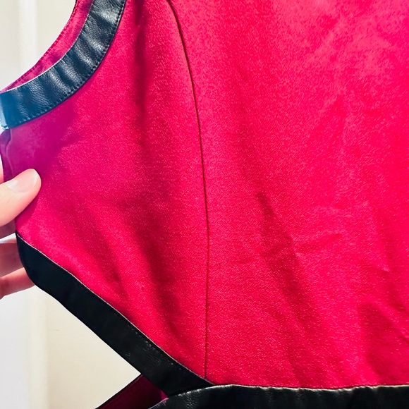 Simons dress with leather like edging - Picture 8 of 11